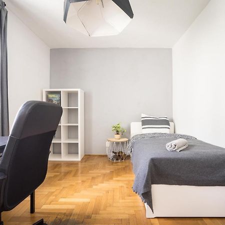 Oomph Warsaw Central 3-Bedroom Flat Exterior foto