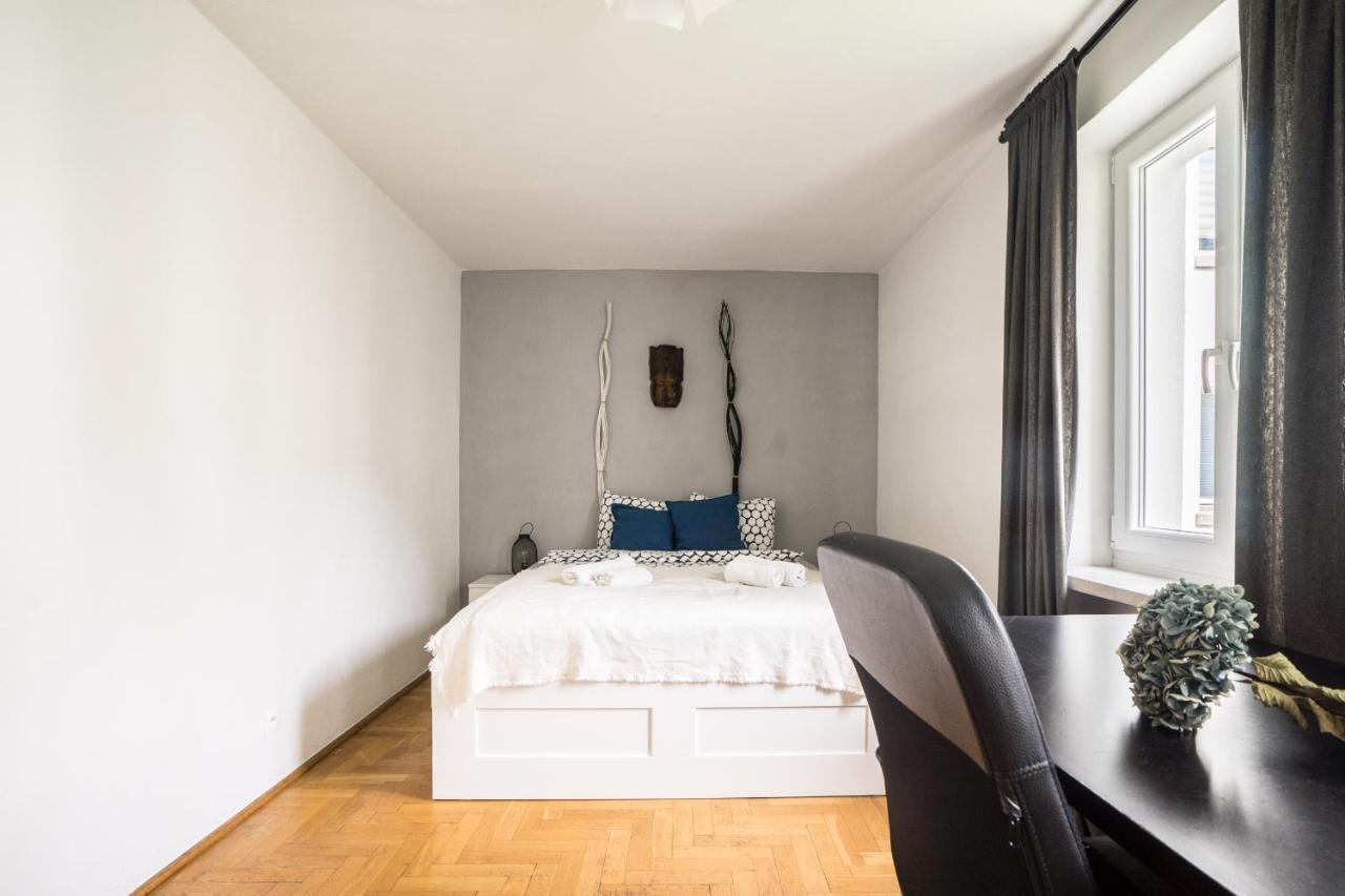 Oomph Warsaw Central 3-Bedroom Flat Exterior foto